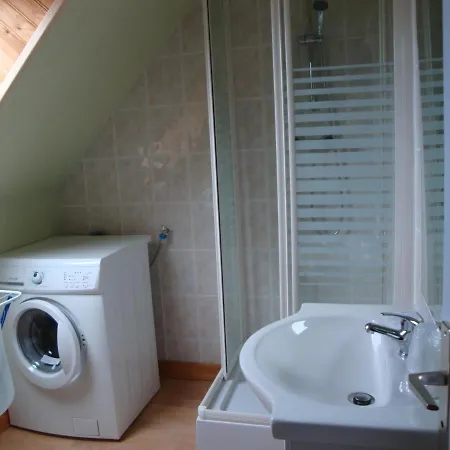 Au Bredons Bed & Breakfast 2*